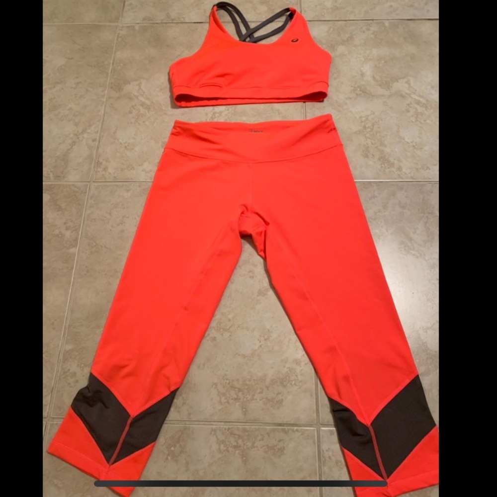ASICS Workout Set! - Picture 5 of 6